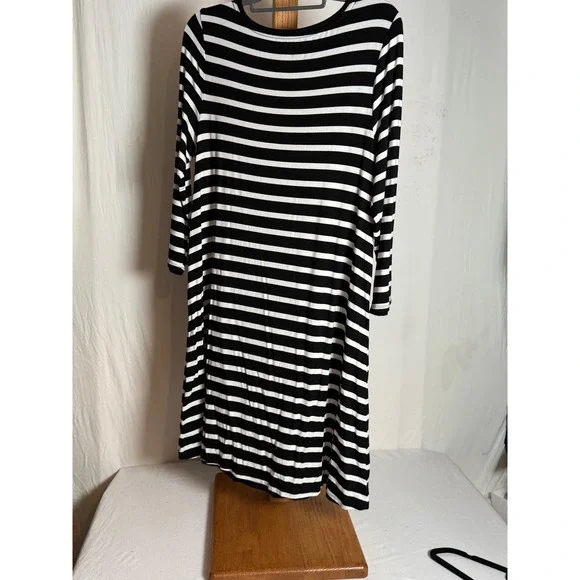 Black and White Striped Long Sleeve Crew Neck T-Shirt Dress - Picture 2 of 4